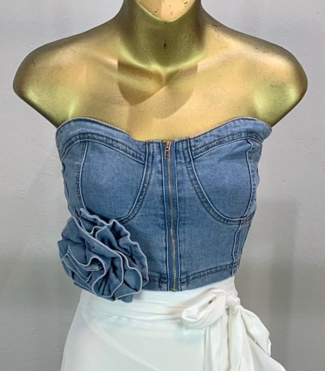 BUSTIER EN MAHÓN CON APLICACIÓN DE FLOR