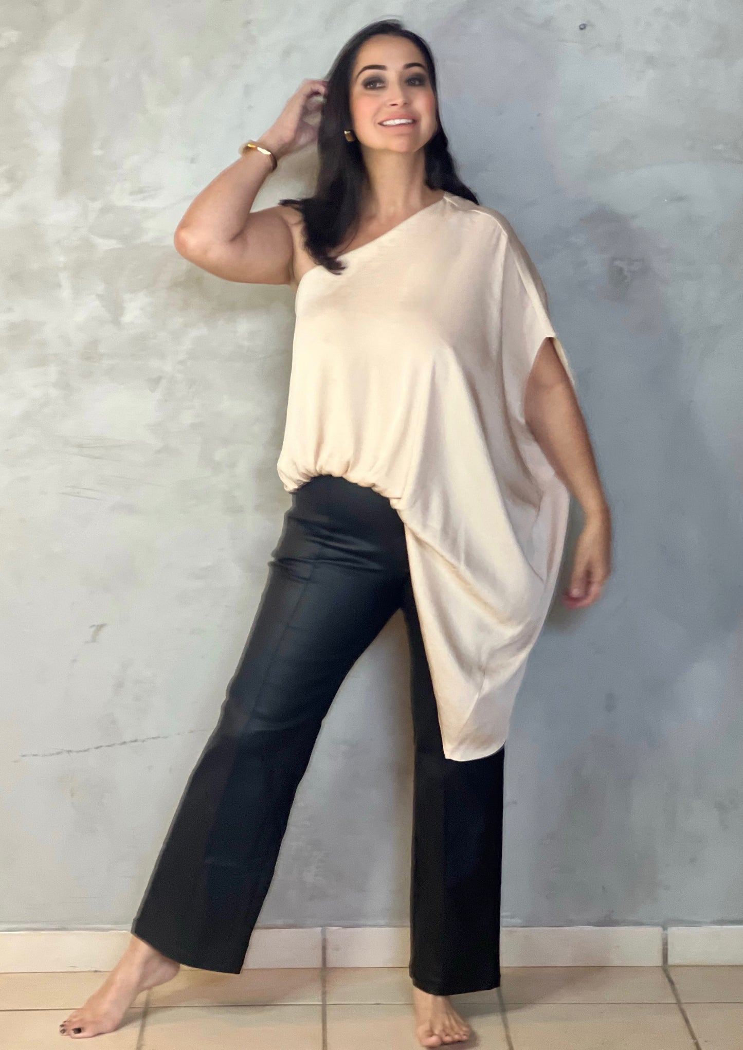 IVORY ONE SHOULDER TOP