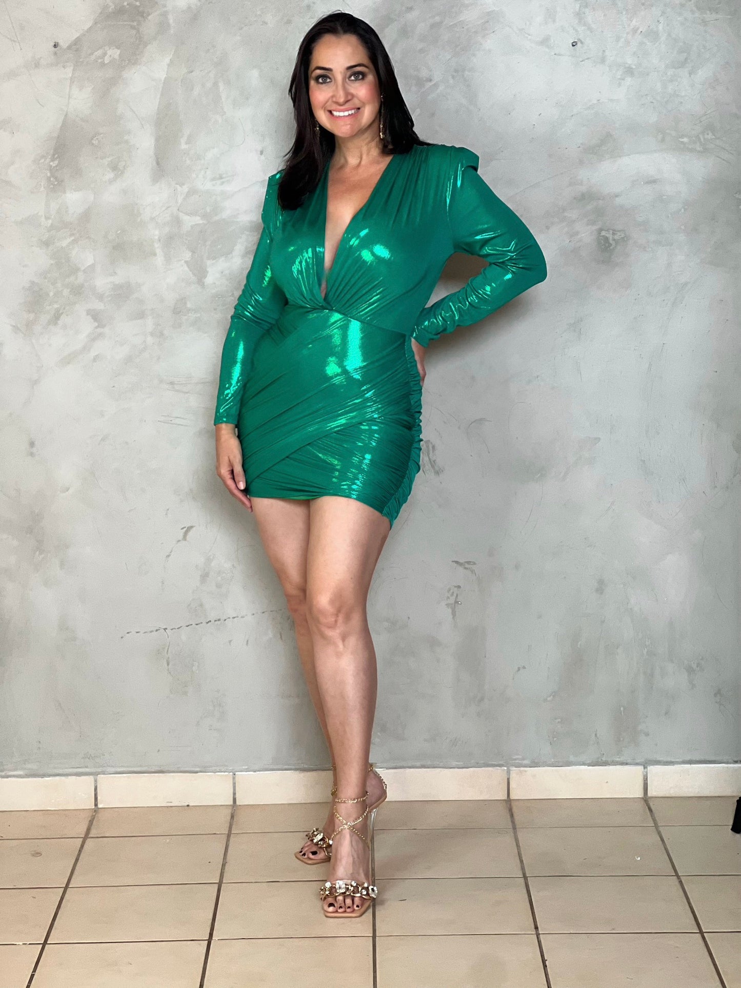 TRAJE CORTO VERDE METÁLICO