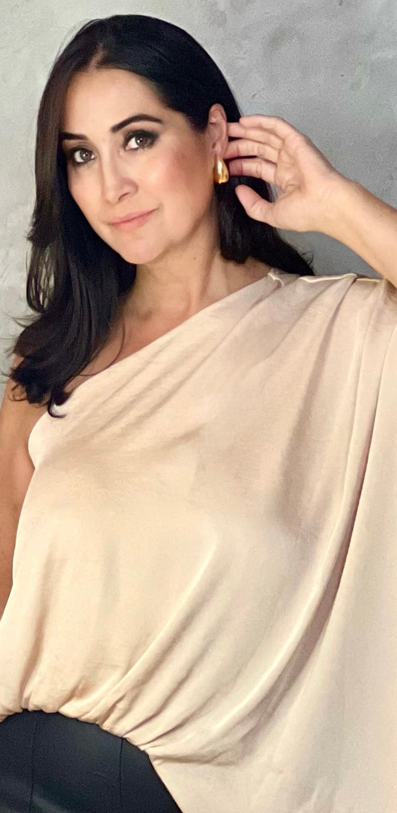 IVORY ONE SHOULDER TOP