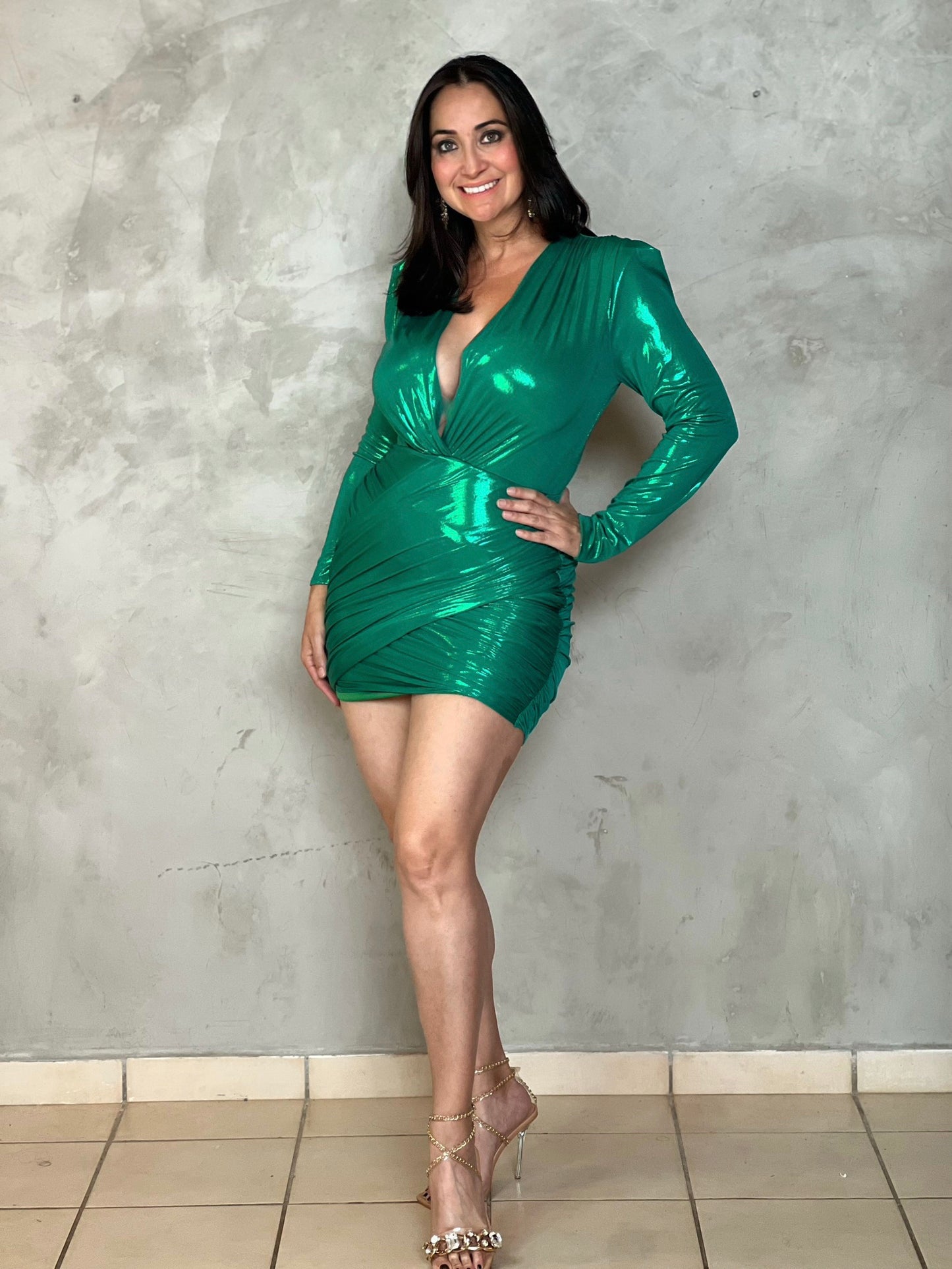TRAJE CORTO VERDE METÁLICO