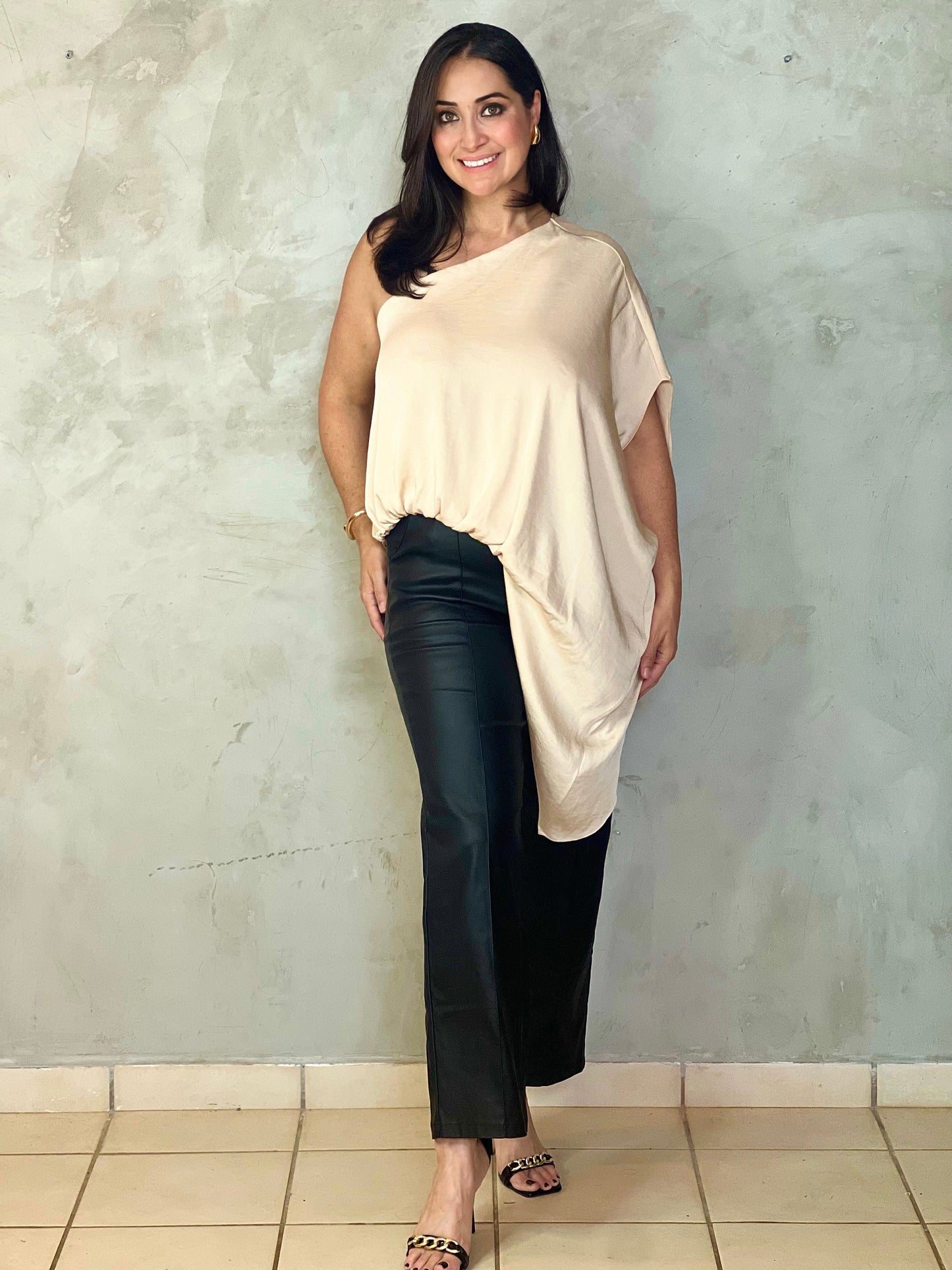 IVORY ONE SHOULDER TOP