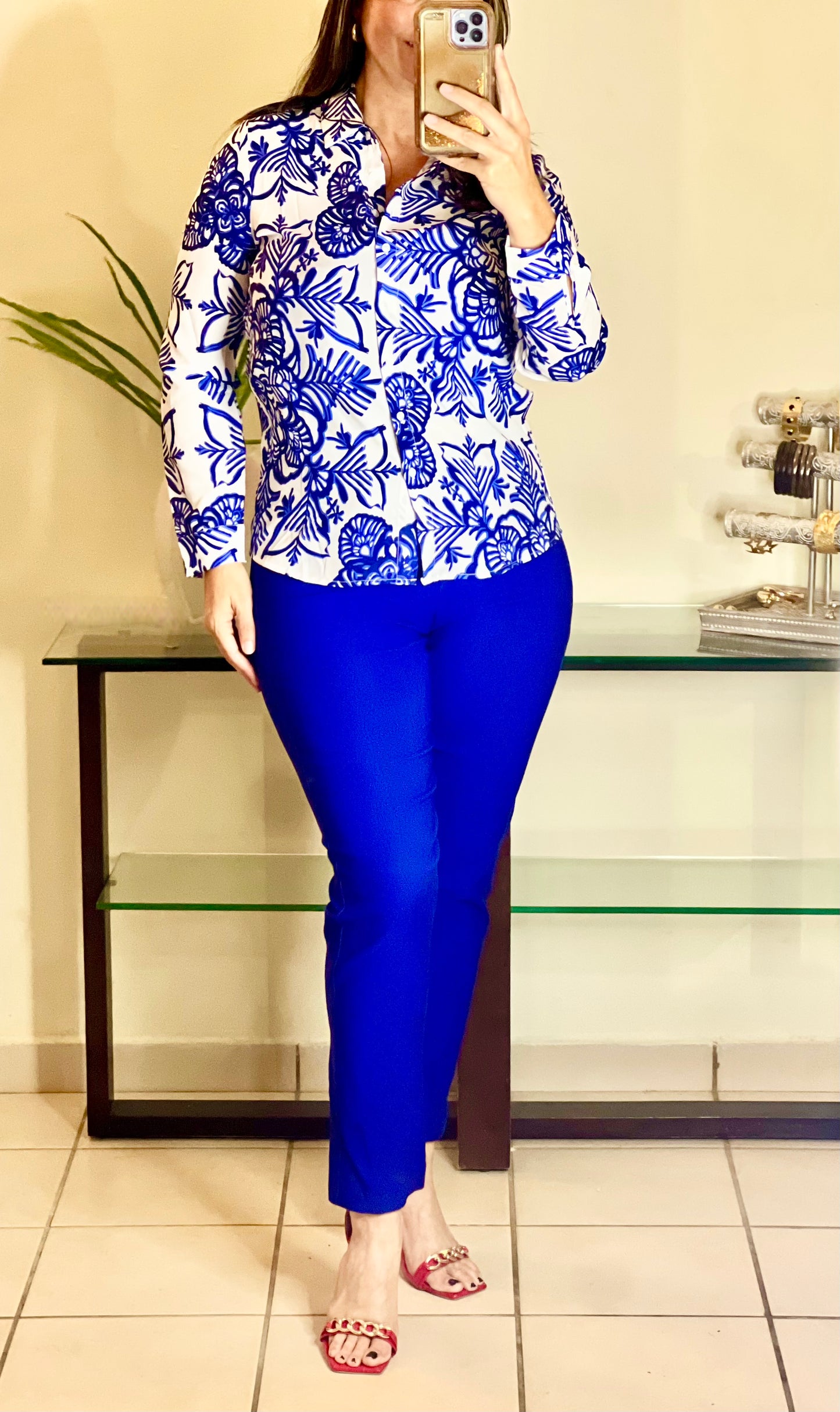 BLUE AND WHITE TOP