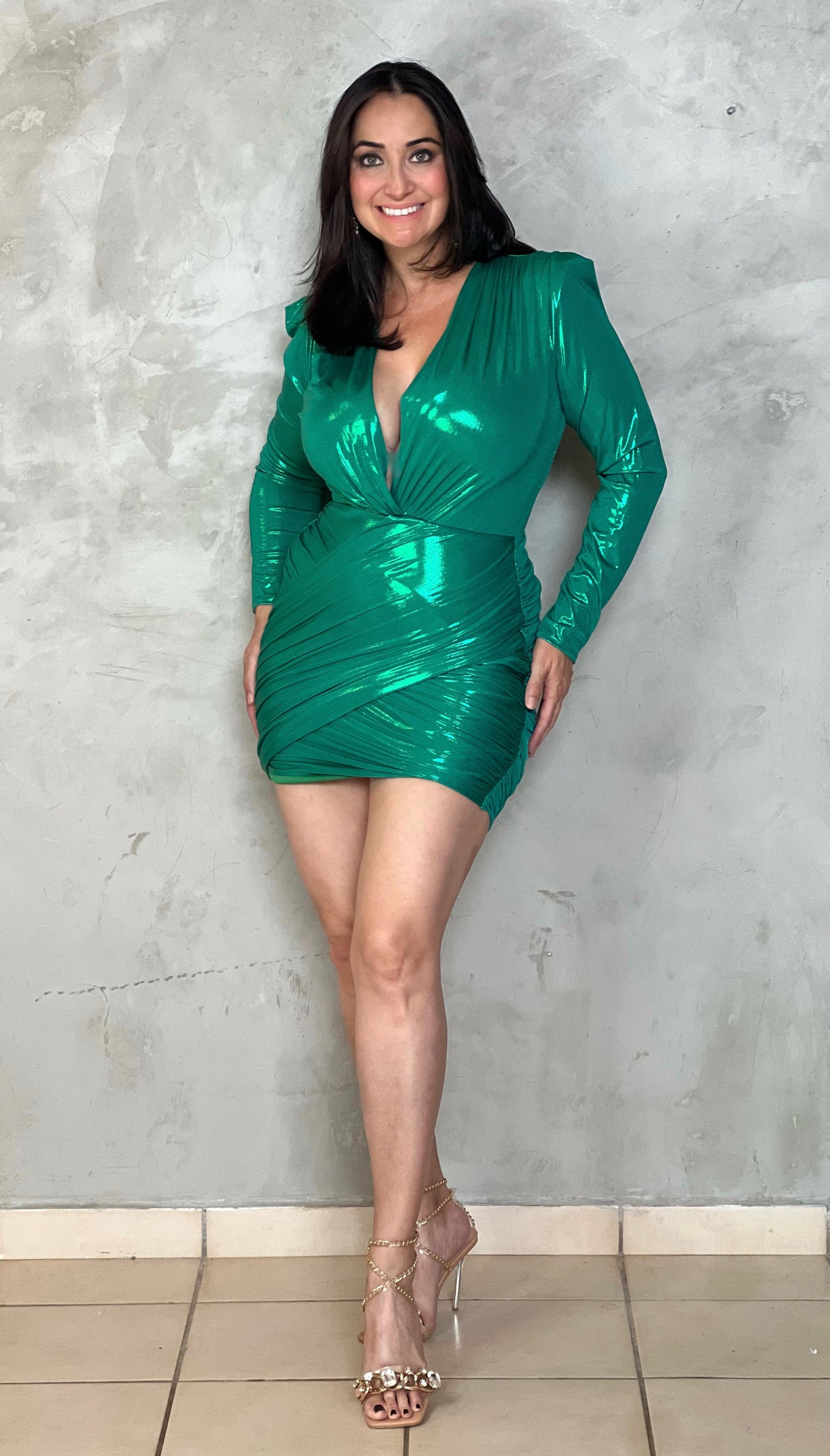 TRAJE CORTO VERDE METÁLICO