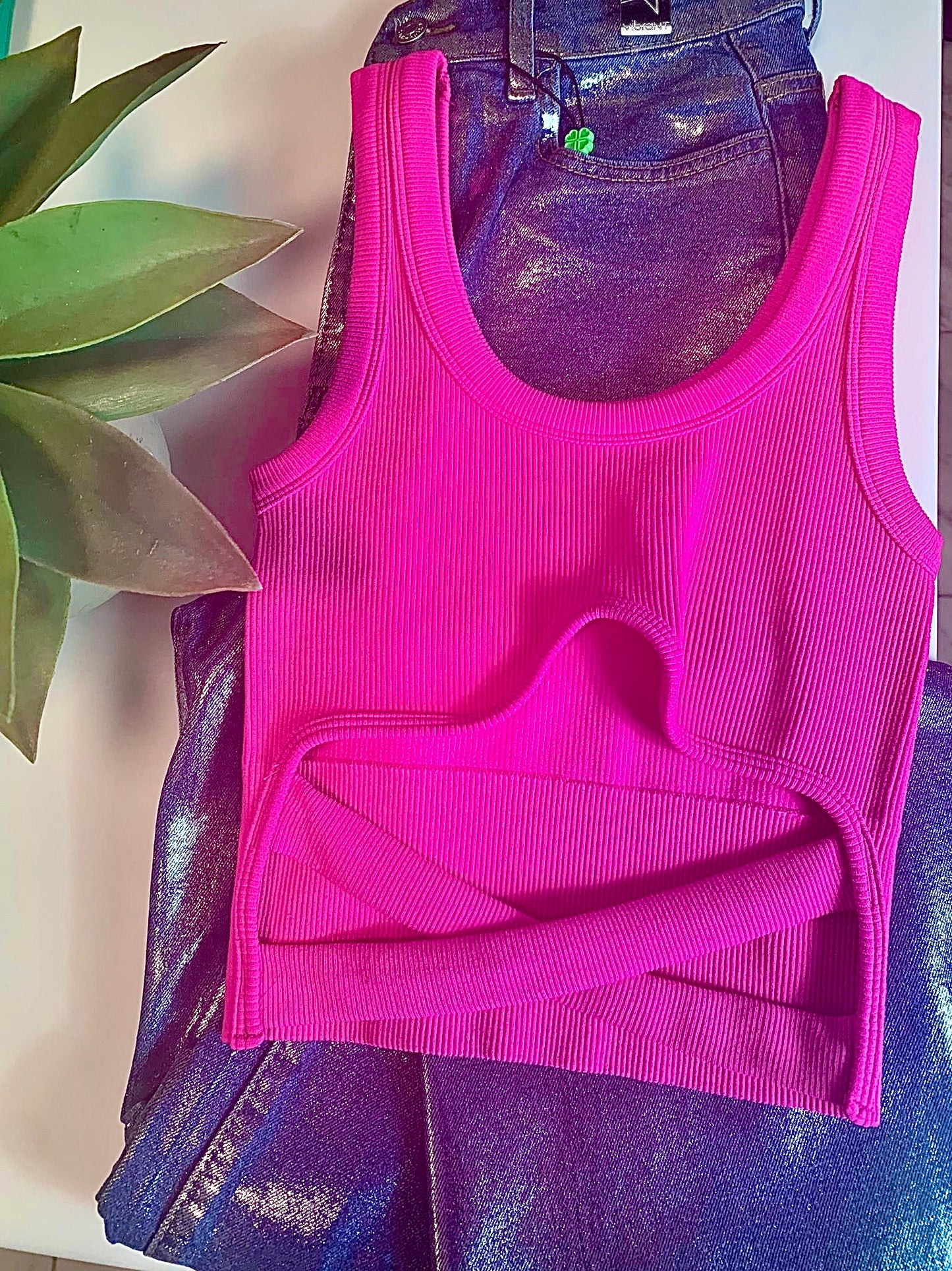 FUCHSIA CROSS TOP