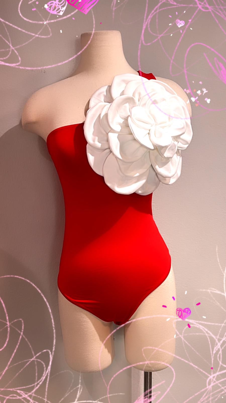 BODYSUIT ROJO CON FLOR BLANCA