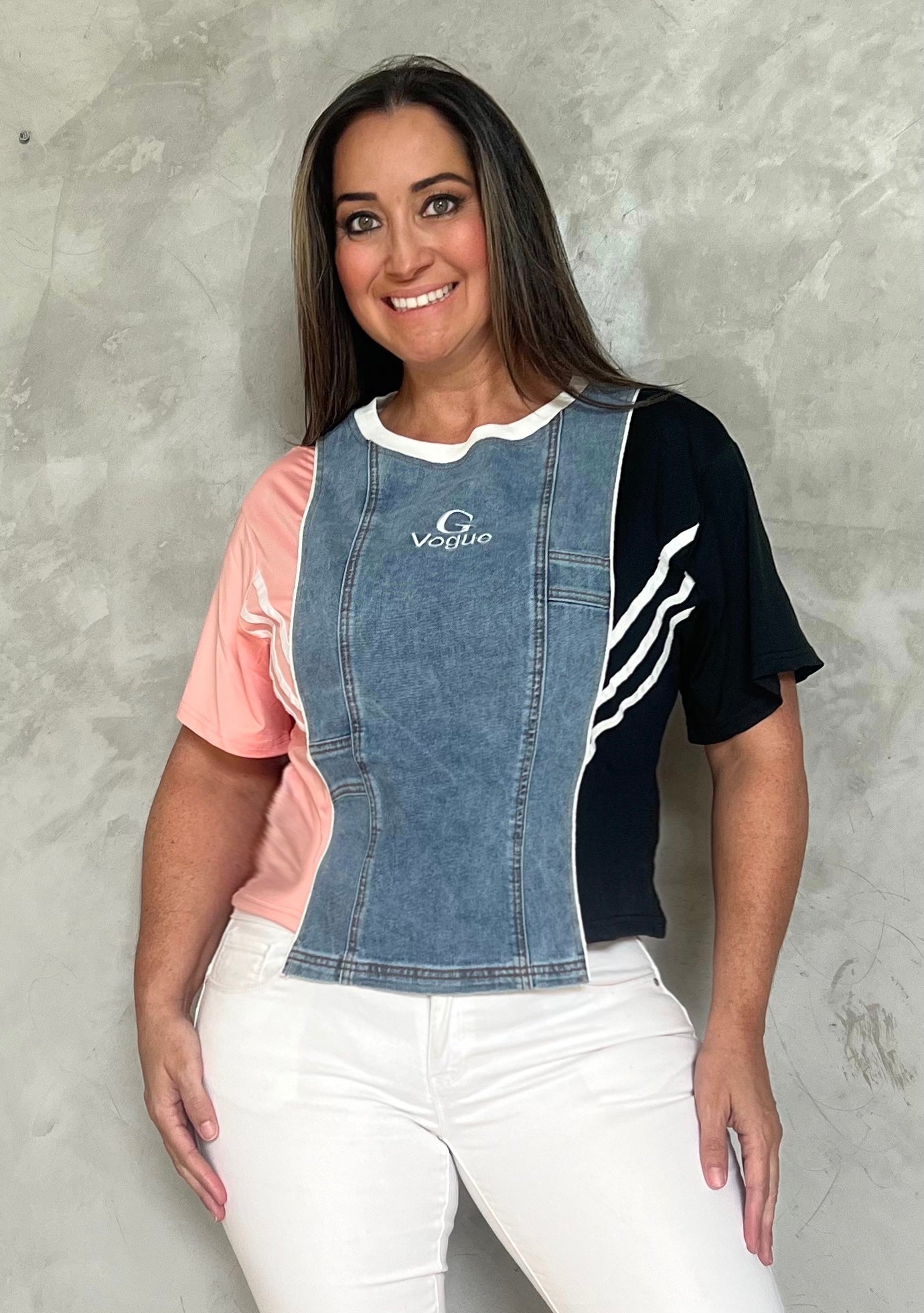 JEAN, SALMON AND BLACK TOP