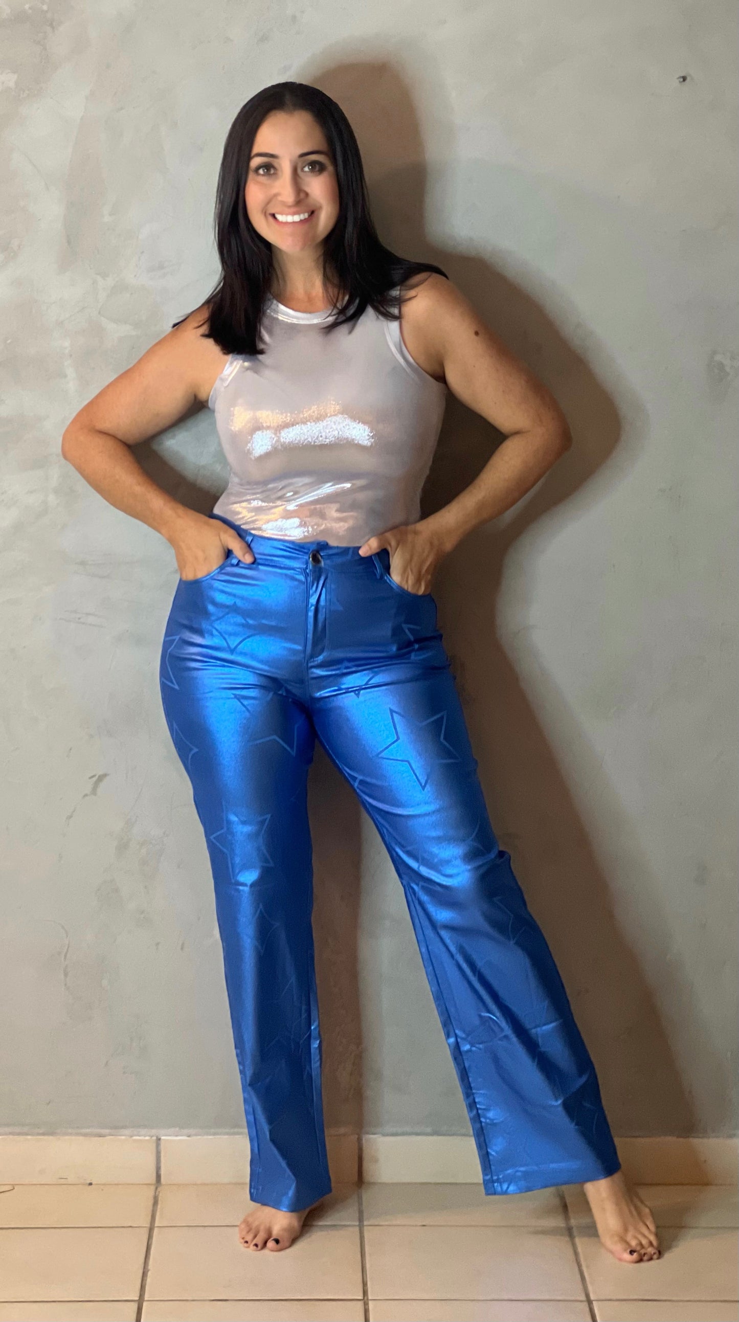 PANTALÓN AZUL METÁLICO ESTAMPADO DE ESTRELLAS