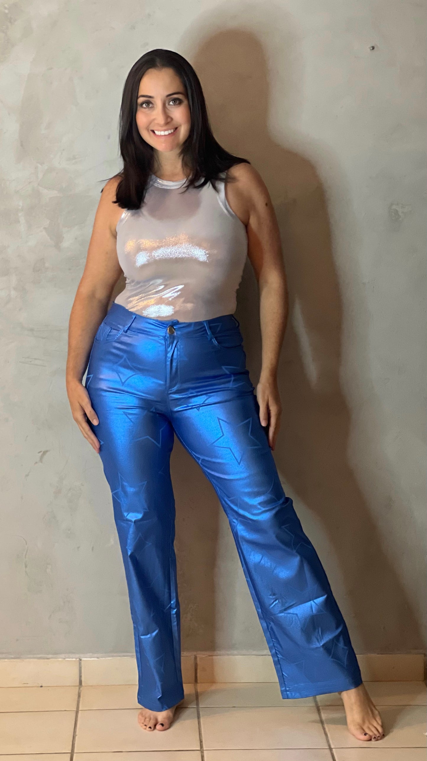 PANTALÓN AZUL METÁLICO ESTAMPADO DE ESTRELLAS