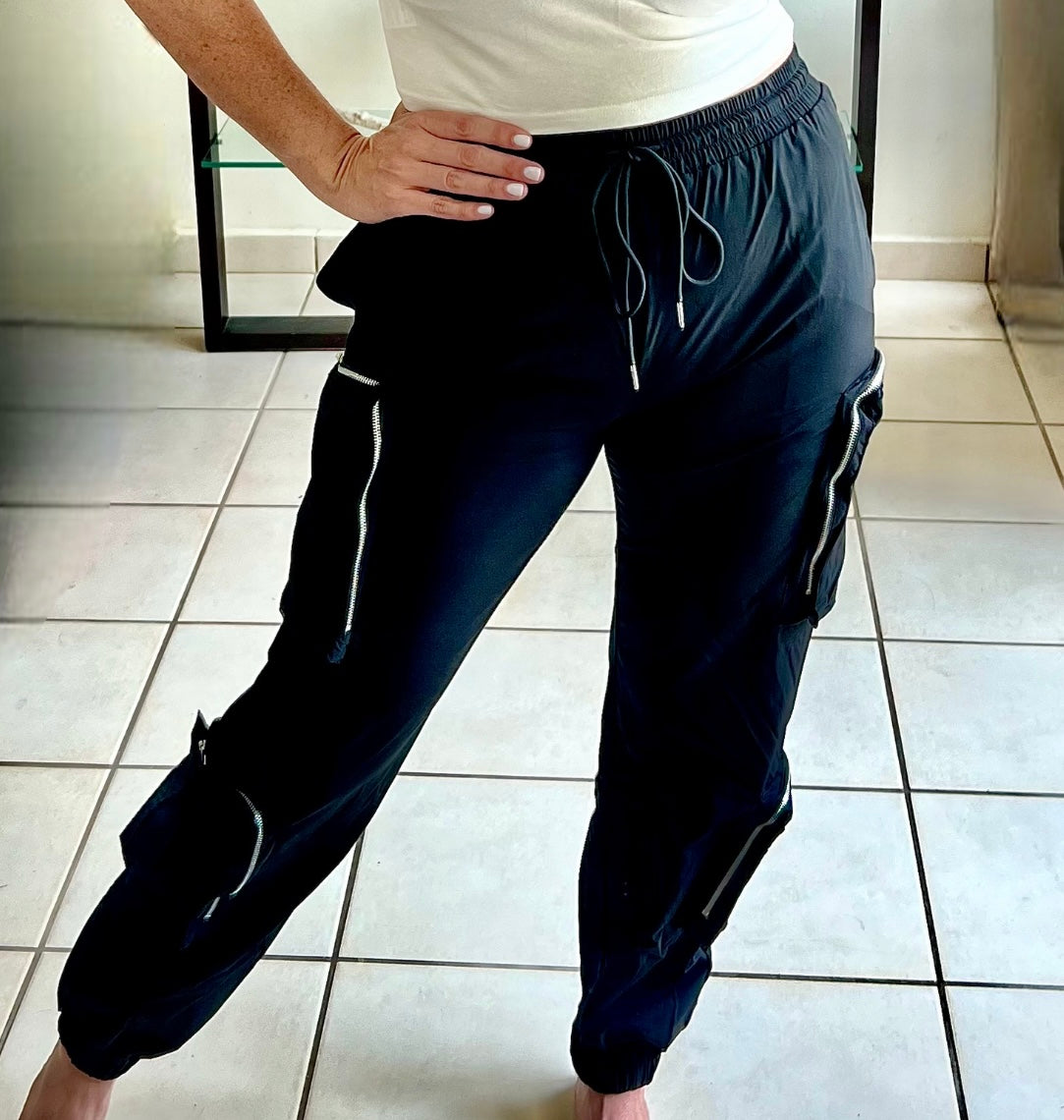 SALE - 🏷️ TRAVEL BLACK JOGGERS