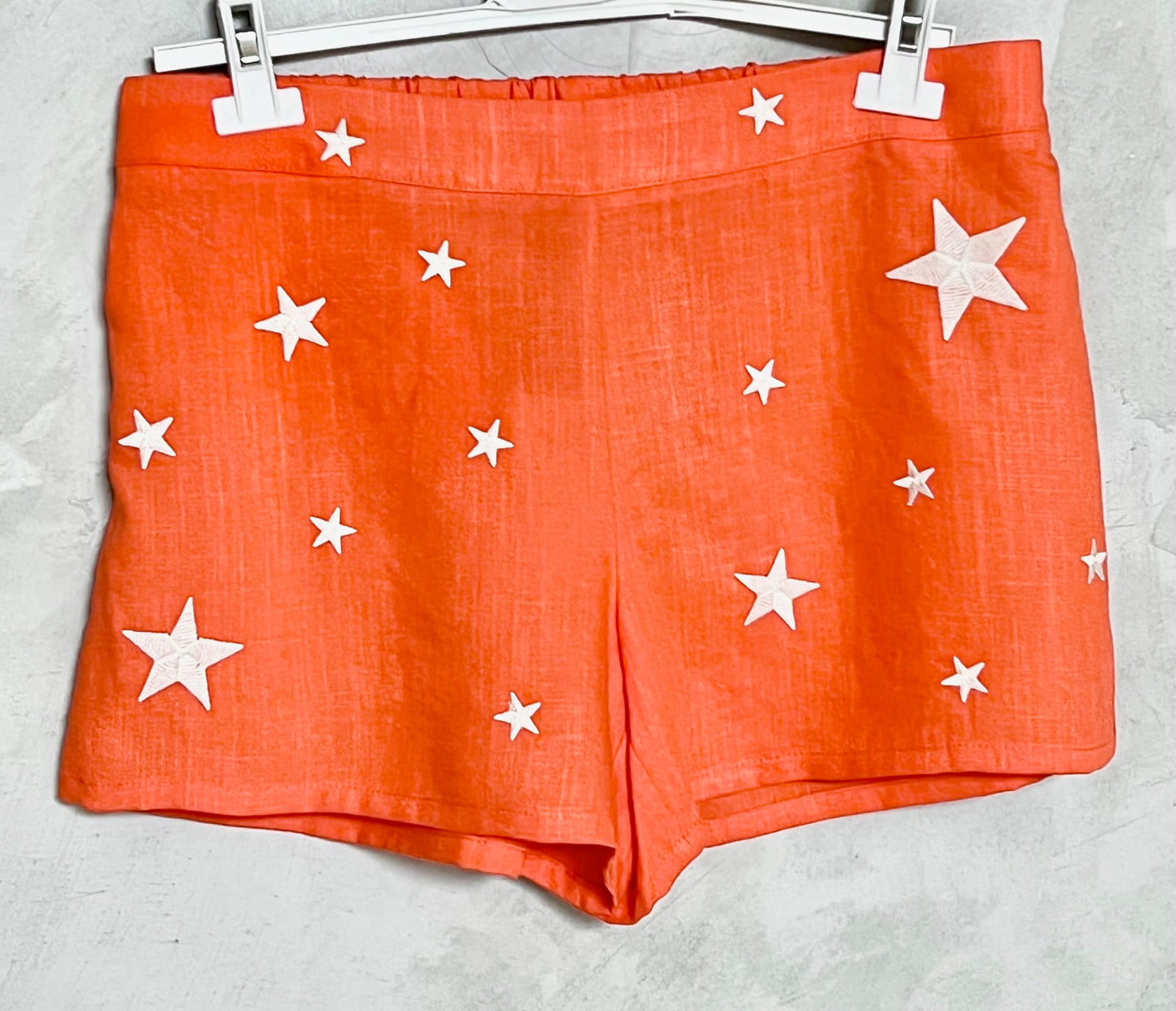 PANTALONES CORTOS EN PRINT DE ESTRELLAS