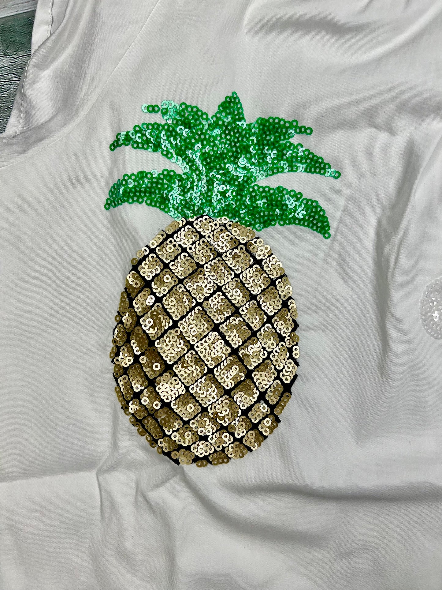 WHITE SET WITH SEQUINS