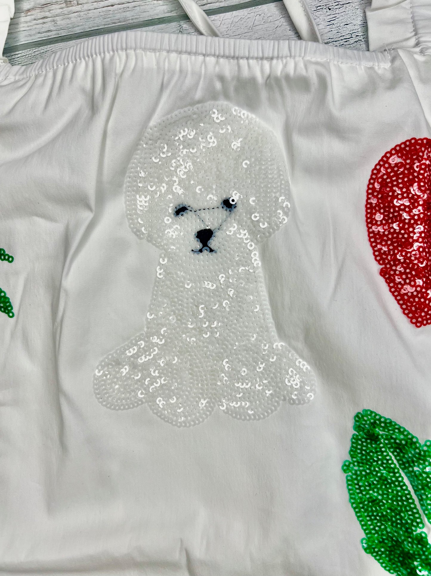 WHITE SET WITH SEQUINS