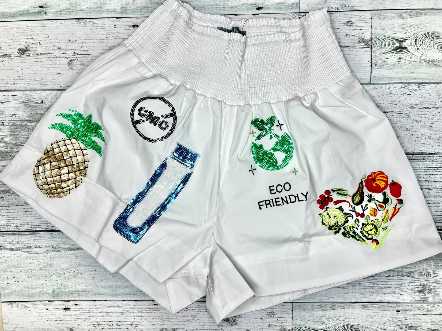 WHITE SET WITH SEQUINS