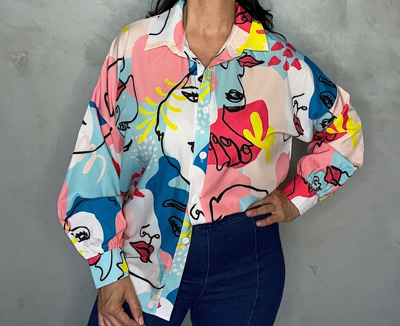 OVERSIZED FACES BLOUSE