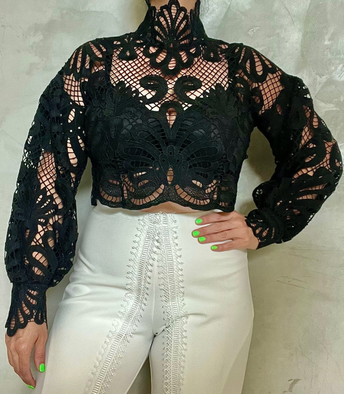 BLACK LONG SLEEVE TOP