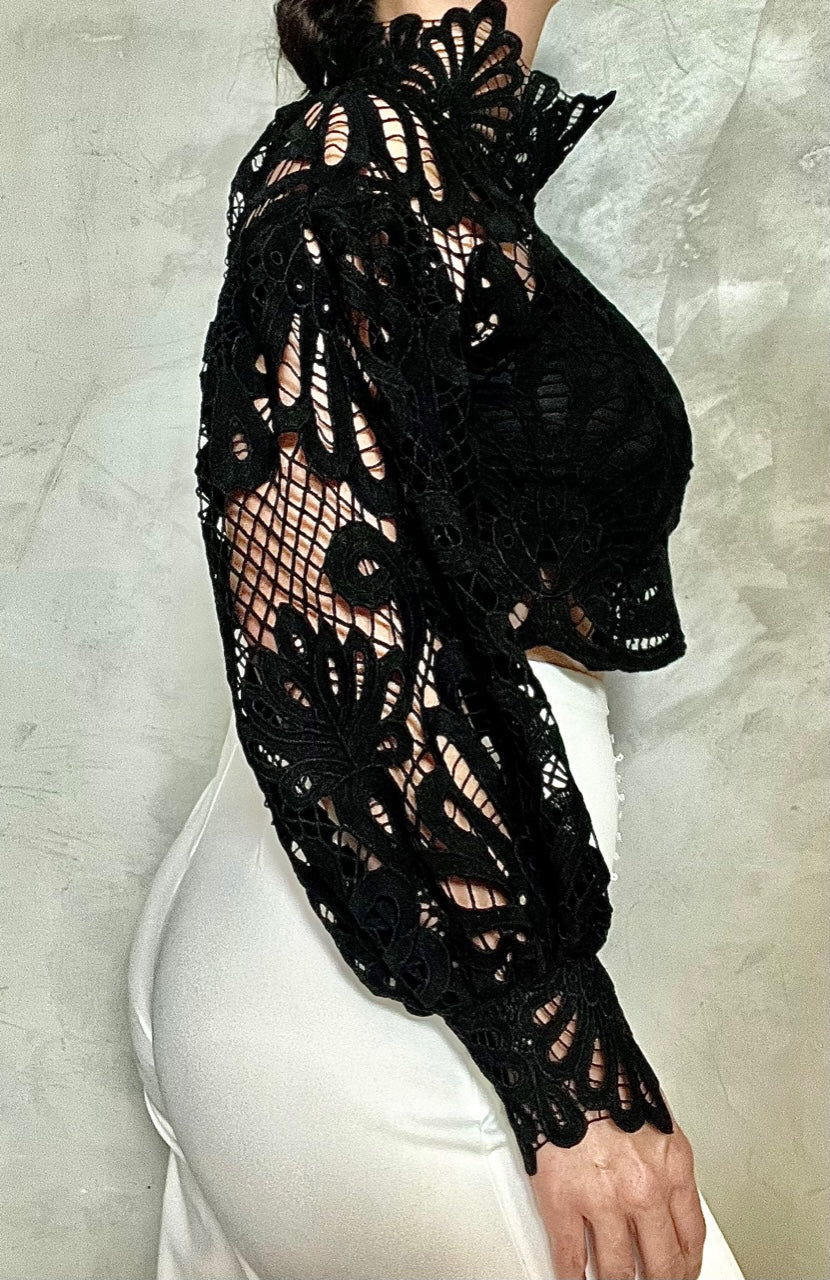 BLACK LONG SLEEVE TOP