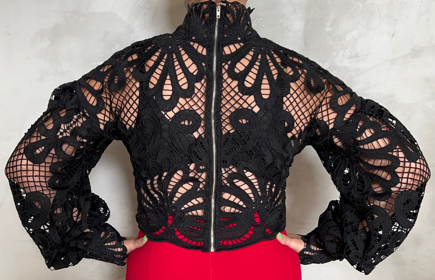 BLACK LONG SLEEVE TOP